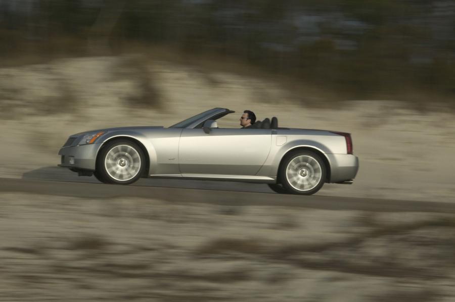  Cadillac XLR-V 2006 года  (фото 41 из 58)